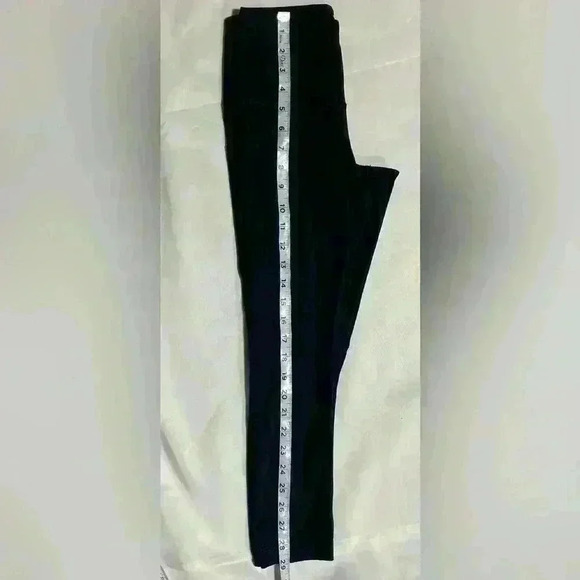 Yogalicious Women's Black Side Pocket Yoga Leggings Size XS NWOT - Picture 8 of 9